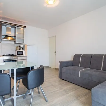 Petar * טרוגיר